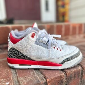 Jordan 3 Retro Fire Red Sneakers DM0967-160 Size 7Y/8.5W